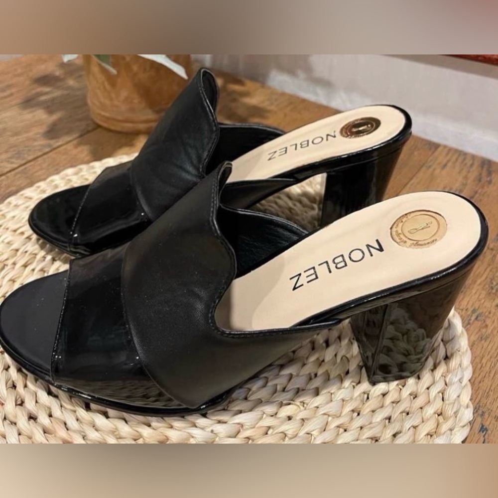 NOBLEZ Black Patent Open Toe Mules Block Heel Size 39 - Picture 2 of 4